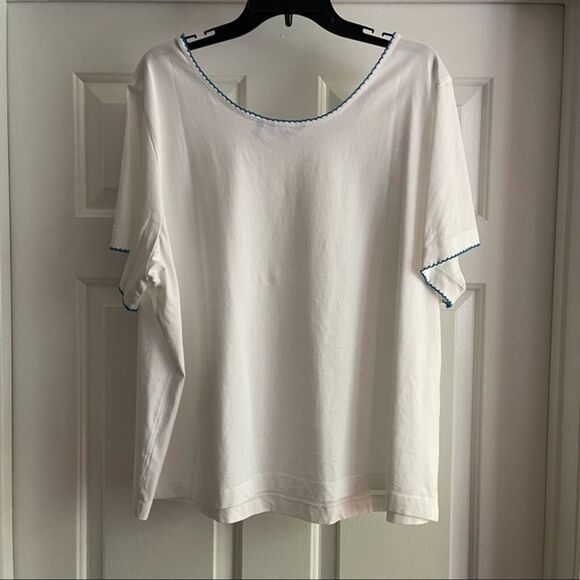 2X Draper James White Short-Sleeve T-Shirt with Scalloped Blue Trim - Picture 2 of 5